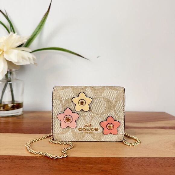 NWT Coach Mini Wallet On A‎ Chain In Signature Canvas With Floral Applique - Picture 1 of 8